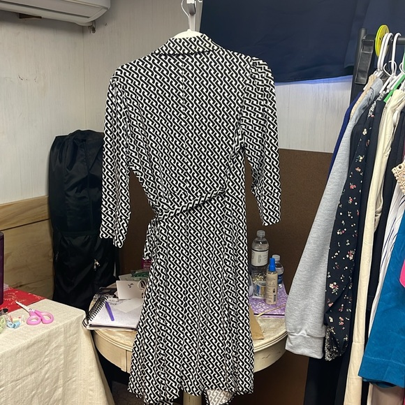 Laundry Wrap Dress - Picture 4 of 4